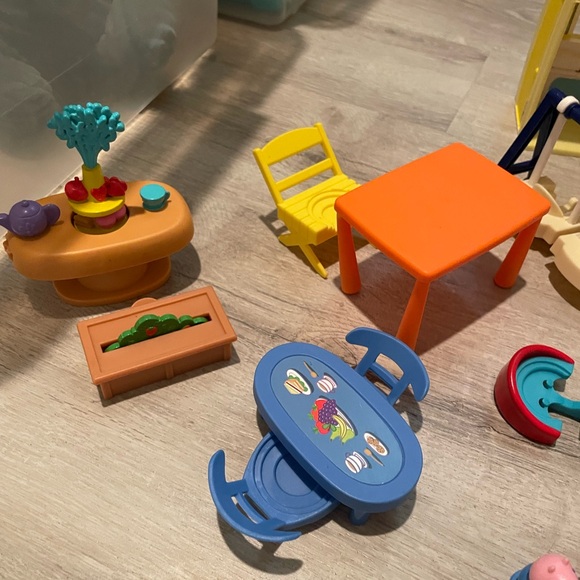 Peppa Pig Colorful Playhouse and Vehicle Set for Kids - Picture 7 of 11